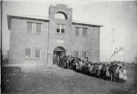 school1.jpg (133351 bytes)