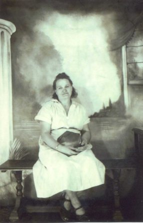 jewelfrancisogwinburkettsmith.jpg (21578 bytes)