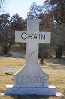 Chain monument